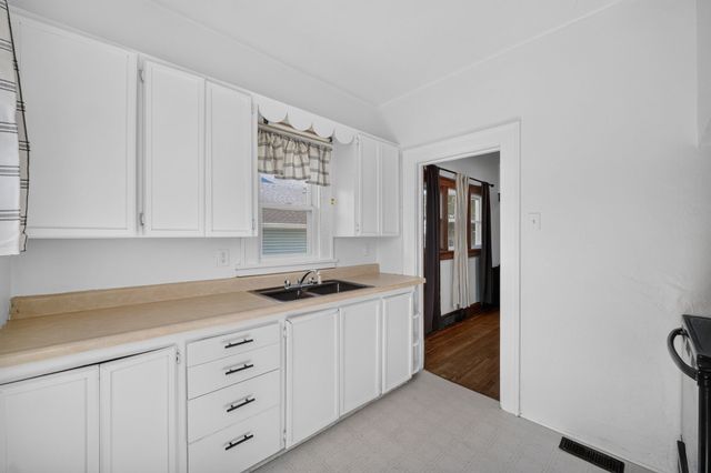 2215 York Street, Des Moines, IA 50316