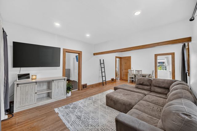 2215 York Street, Des Moines, IA 50316