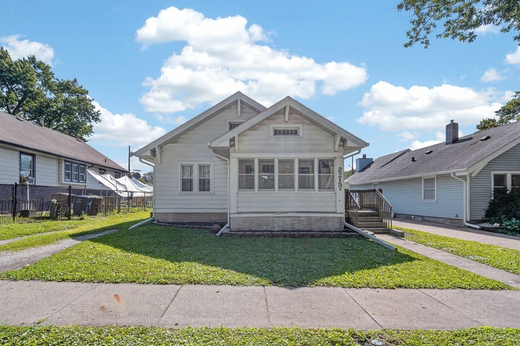 2215 York Street, Des Moines, IA 50316