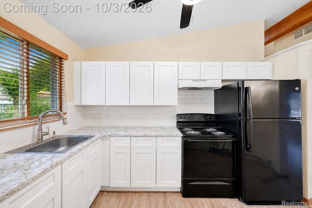 15310 Oak Park Boulevard, Oak Park, MI 48237