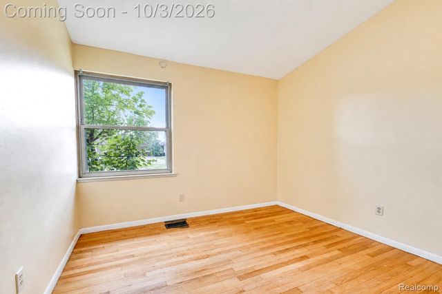 15310 Oak Park Boulevard, Oak Park, MI 48237