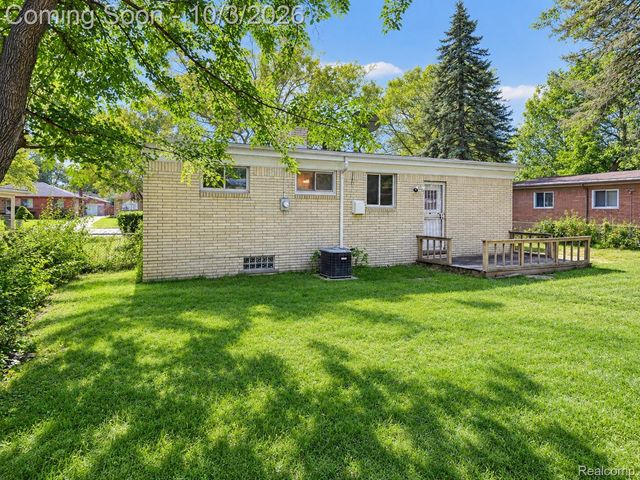 15310 Oak Park Boulevard, Oak Park, MI 48237