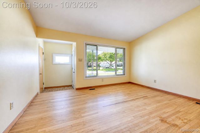 15310 Oak Park Boulevard, Oak Park, MI 48237