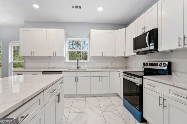 220 Skinner Avenue N, Pooler, GA 31322