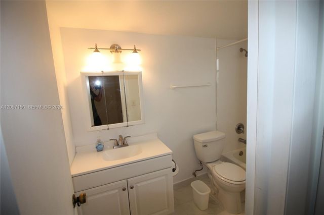 9108 SW 137th Ter 7-3, Miami, FL 33176