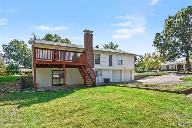 2311 Blue Hill Road, Chesterfield, MO 63017
