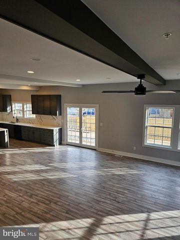 301 OAKWOOD RD, Edgewater, MD 21037