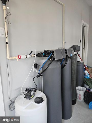 301 OAKWOOD RD, Edgewater, MD 21037