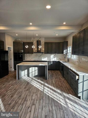 301 OAKWOOD RD, Edgewater, MD 21037