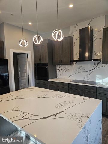 301 OAKWOOD RD, Edgewater, MD 21037