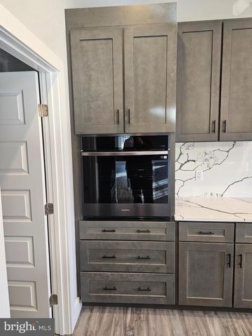 301 OAKWOOD RD, Edgewater, MD 21037