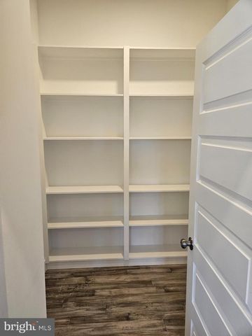 301 OAKWOOD RD, Edgewater, MD 21037