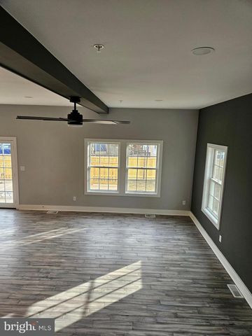 301 OAKWOOD RD, Edgewater, MD 21037