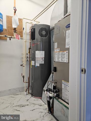 301 OAKWOOD RD, Edgewater, MD 21037