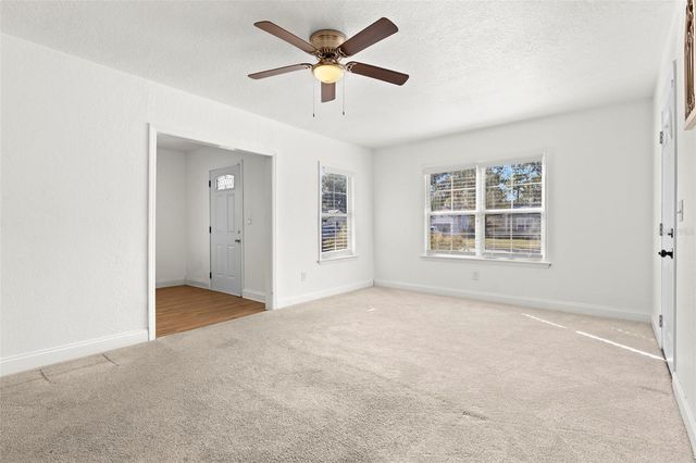 911 W CANDLEWOOD AVENUE, Tampa, FL 33603