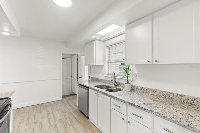 911 W CANDLEWOOD AVENUE, Tampa, FL 33603