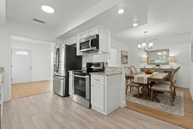 911 W CANDLEWOOD AVENUE, Tampa, FL 33603