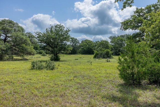 1561 County Road 154, Weimar, TX 78934