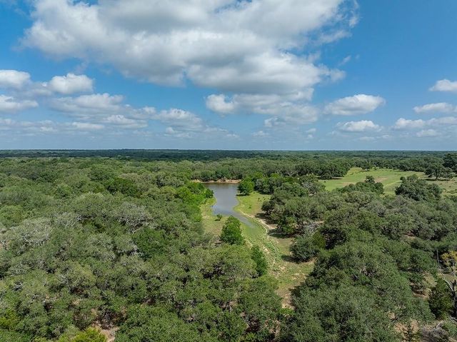 1561 County Road 154, Weimar, TX 78934