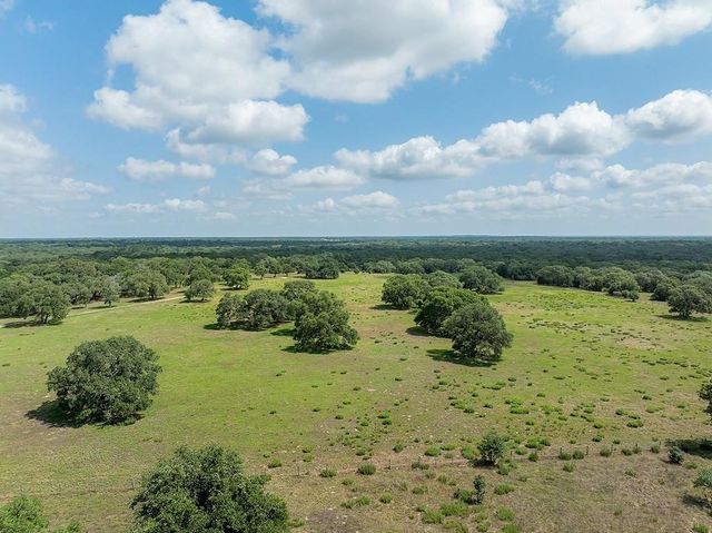1561 County Road 154, Weimar, TX 78934