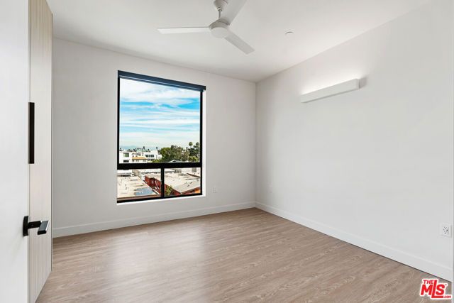 3667 Keystone Avenue 325, Los Angeles, CA 90034
