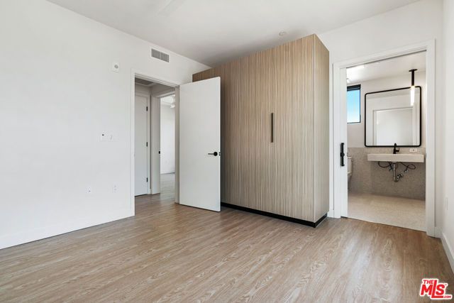 3667 Keystone Avenue 325, Los Angeles, CA 90034