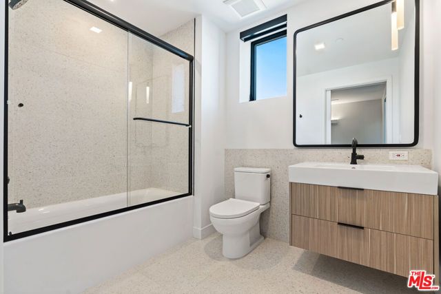 3667 Keystone Avenue 325, Los Angeles, CA 90034