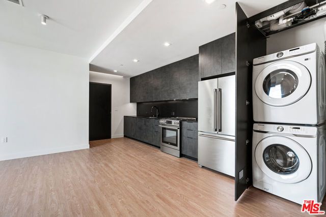 3667 Keystone Avenue 325, Los Angeles, CA 90034