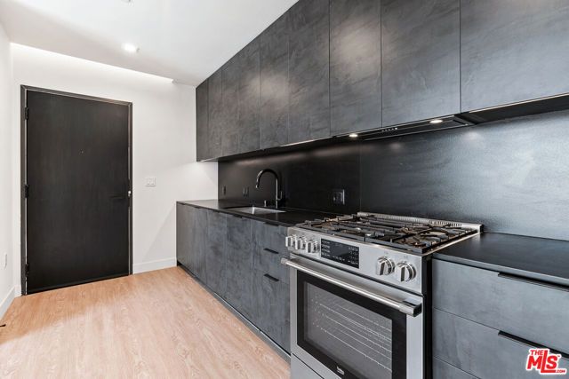 3667 Keystone Avenue 325, Los Angeles, CA 90034