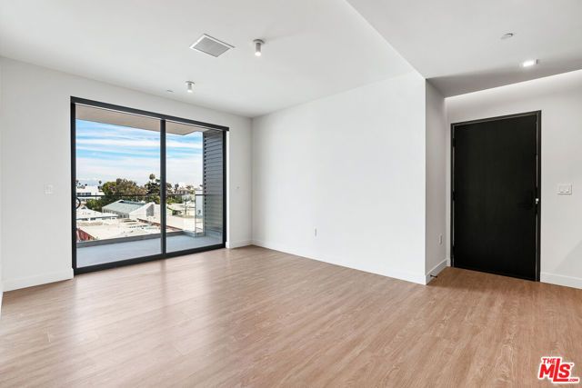 3667 Keystone Avenue 325, Los Angeles, CA 90034