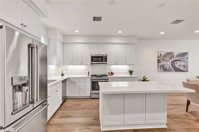 1104 Edgeton Court, Tustin, CA 92780