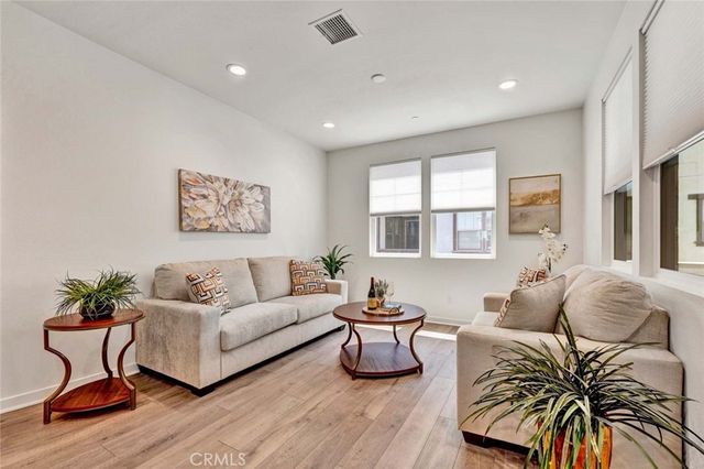 1104 Edgeton Court, Tustin, CA 92780