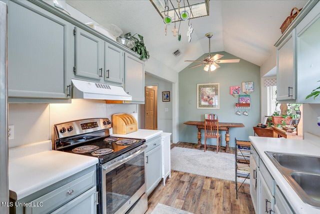 1818 Cape Cove, Richland, MS 39218
