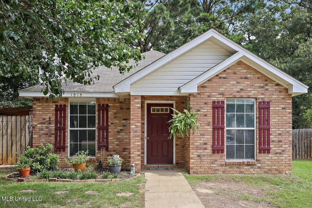 1818 Cape Cove, Richland, MS 39218