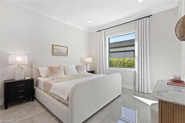 240 Allamanda WAY, Naples, FL 34114