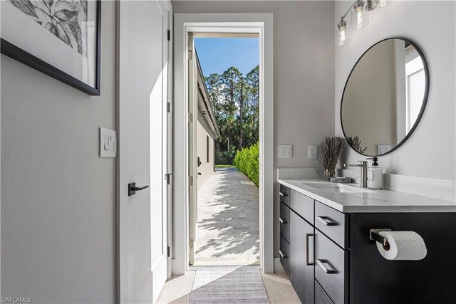 240 Allamanda WAY, Naples, FL 34114