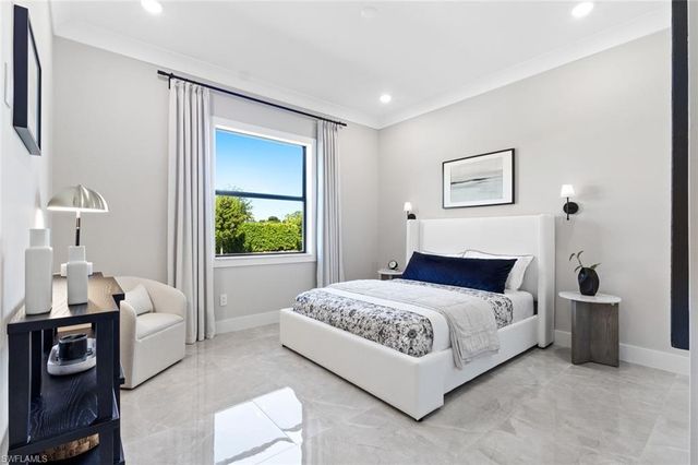 240 Allamanda WAY, Naples, FL 34114