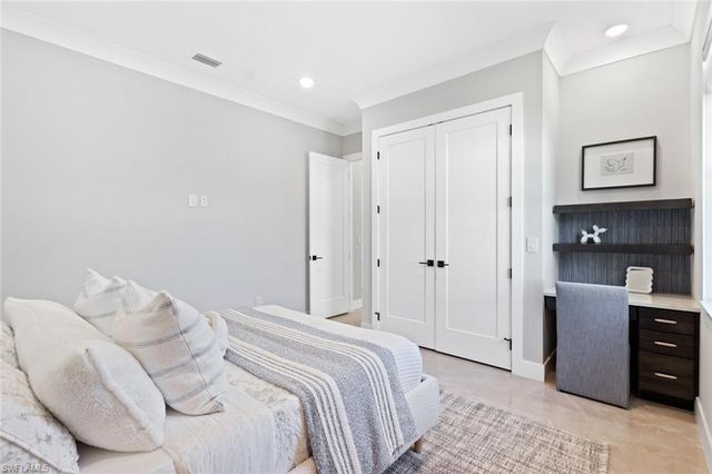 240 Allamanda WAY, Naples, FL 34114