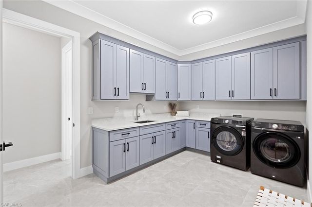 240 Allamanda WAY, Naples, FL 34114