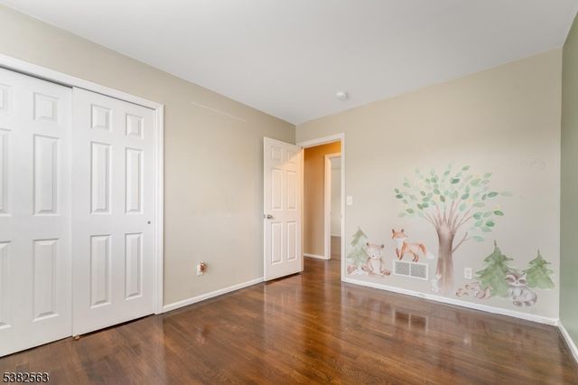 7 Hoffman Rd, High Bridge Boro, NJ 08829