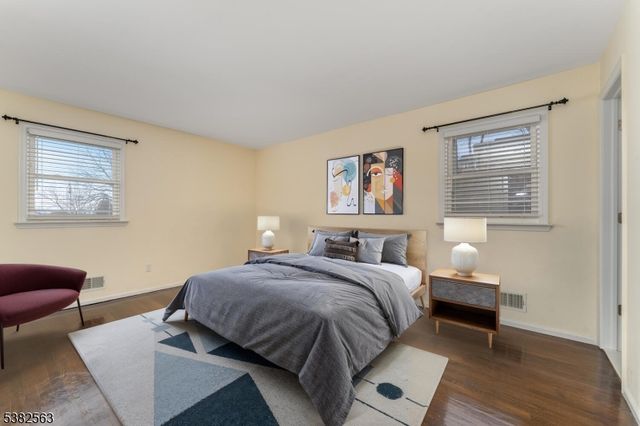 7 Hoffman Rd, High Bridge Boro, NJ 08829