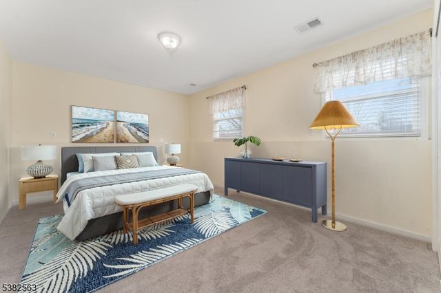 7 Hoffman Rd, High Bridge Boro, NJ 08829