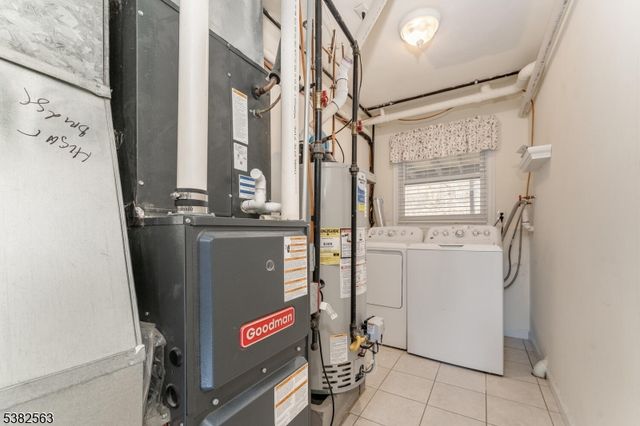 7 Hoffman Rd, High Bridge Boro, NJ 08829