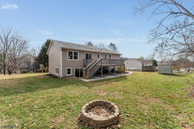 7 Hoffman Rd, High Bridge Boro, NJ 08829