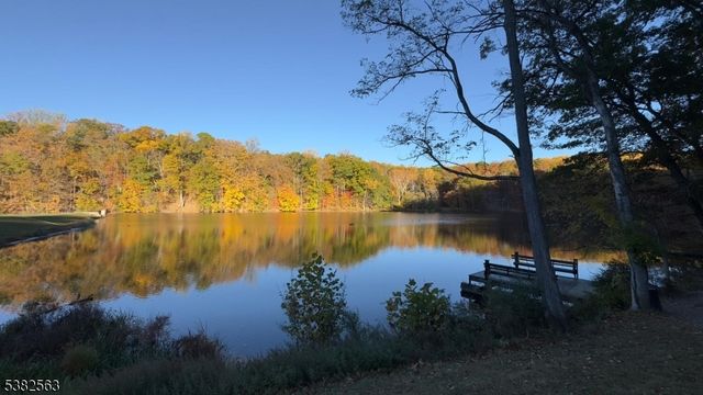 7 Hoffman Rd, High Bridge Boro, NJ 08829