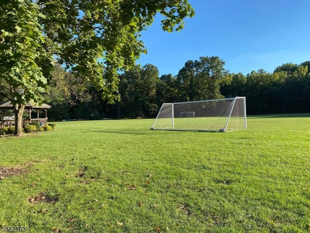 7 Hoffman Rd, High Bridge Boro, NJ 08829