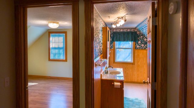 700 38th Ave NE, Austin, MN 55912
