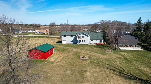 700 38th Ave NE, Austin, MN 55912