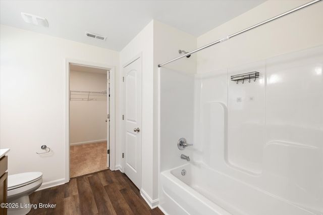 8102 Gateway Run Rd, Louisville, KY 40229