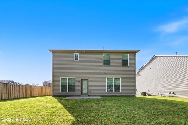 8102 Gateway Run Rd, Louisville, KY 40229